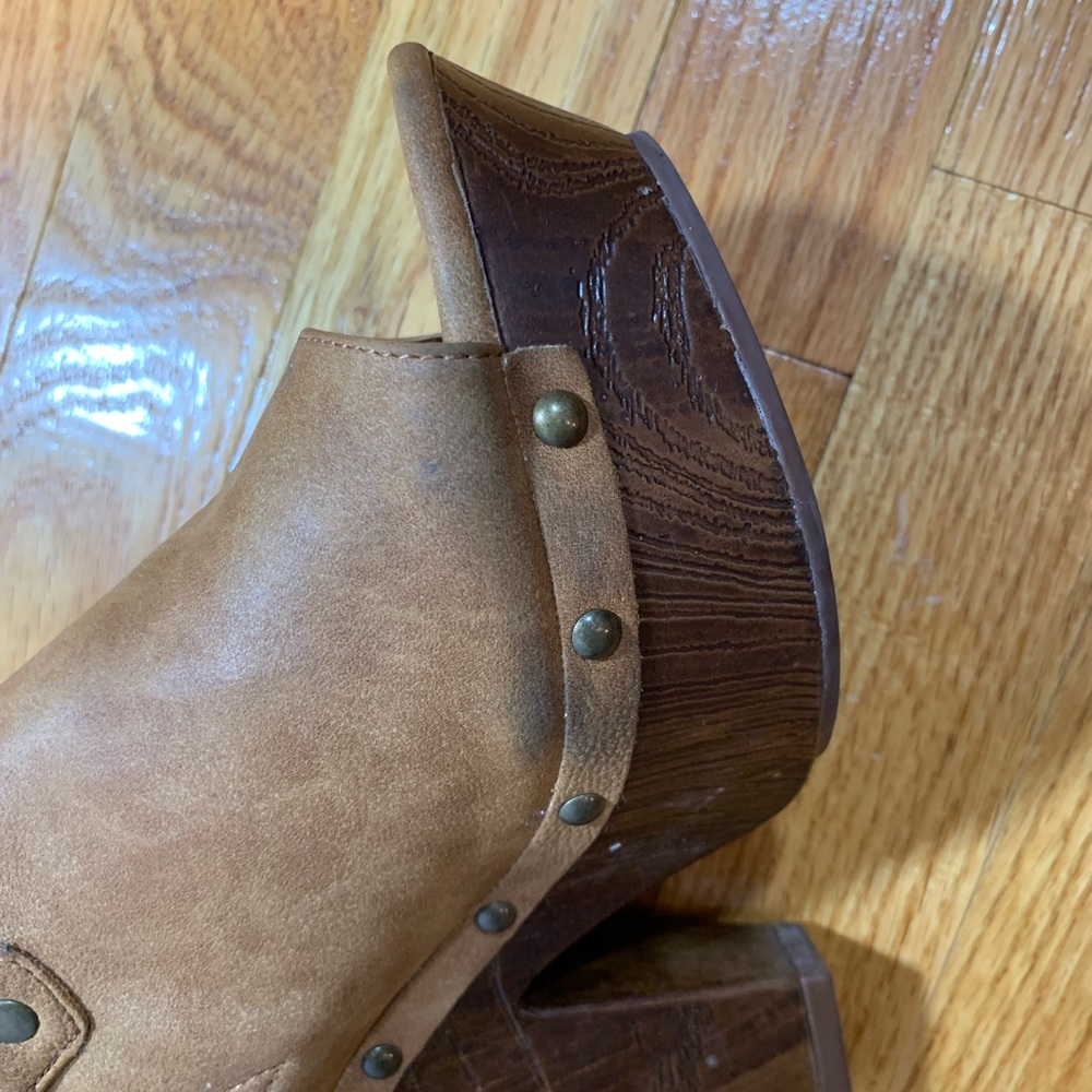 Guess Peep Toe Clogs - Picture 4 of 4